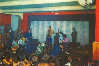 Los Kinks en Yulia, imagen de la revista Fonorama